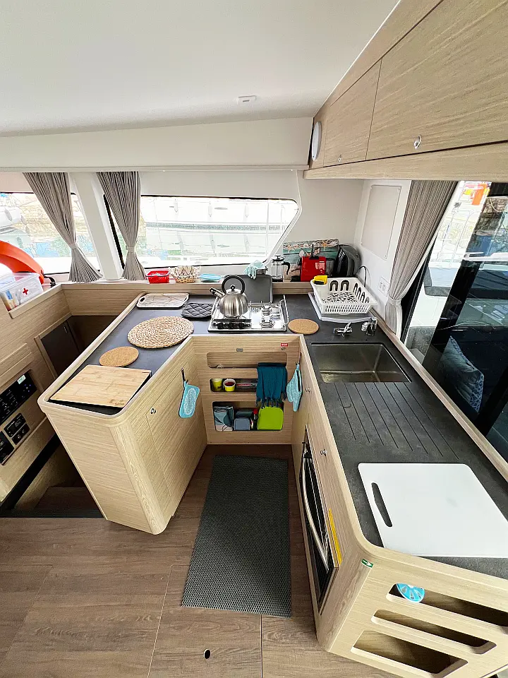 Lagoon 42 - 