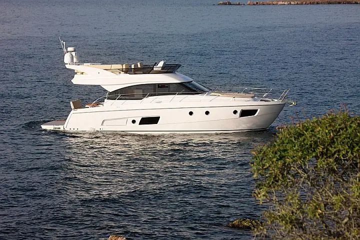 Bavaria Virtess 420 Fly - 
