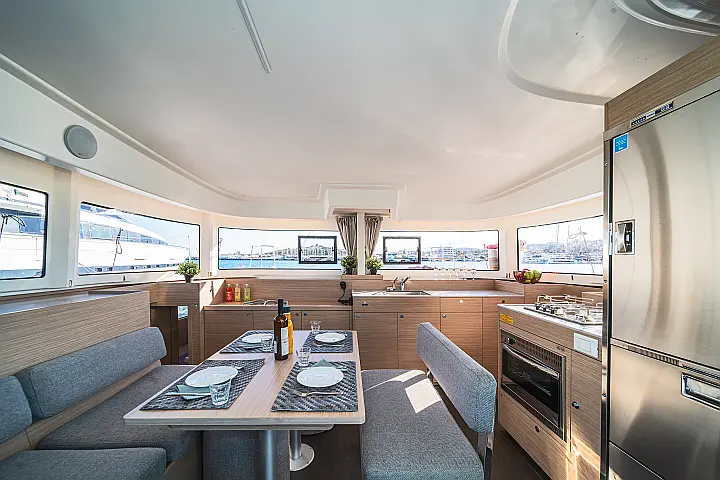 Lagoon 38 - 