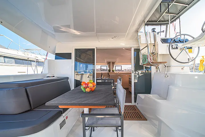 Lagoon 38 - 