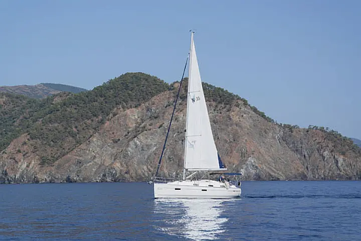 Bavaria Cruiser 36 - 