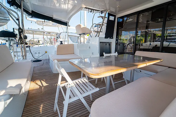 Lagoon 42 - 