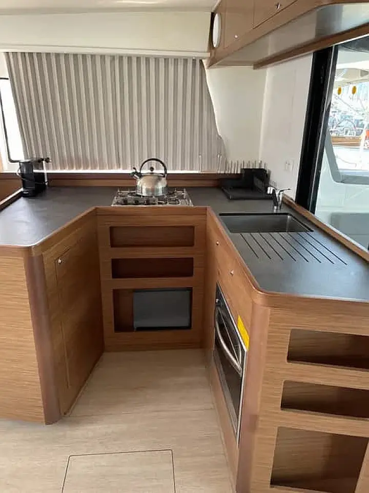 Lagoon 42 - 
