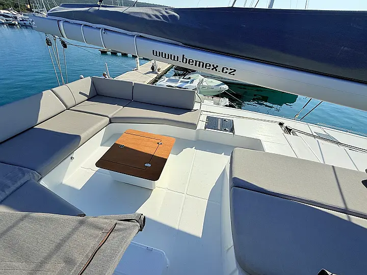 Aura 51 - 