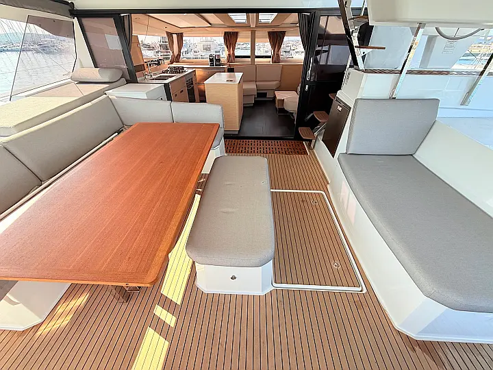 Aura 51 - 