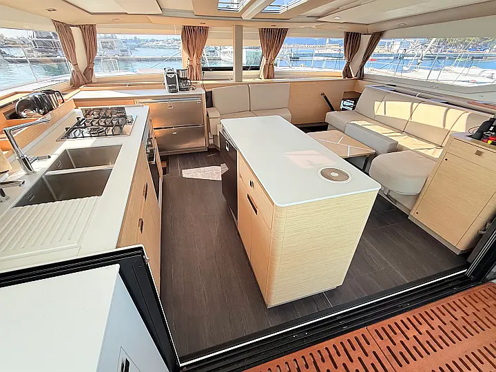 Aura 51 - 