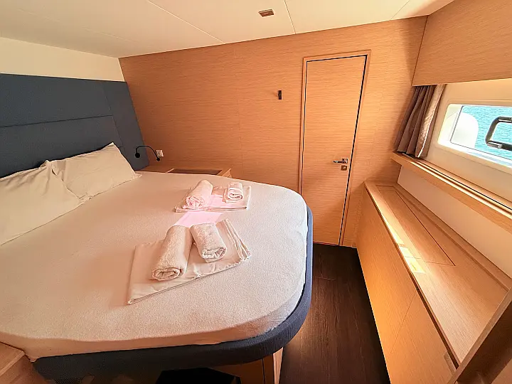 Aura 51 - 