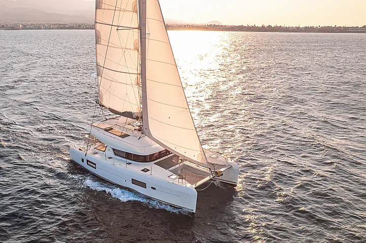 Lagoon 42 A/C & GEN - 