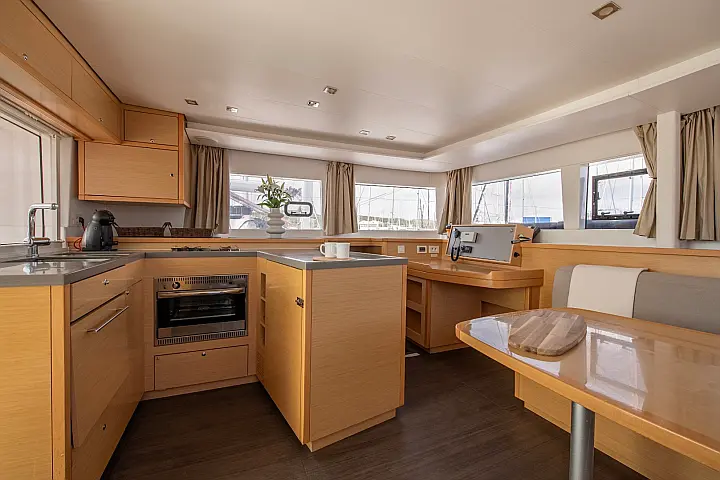 Lagoon 450 Fly - 