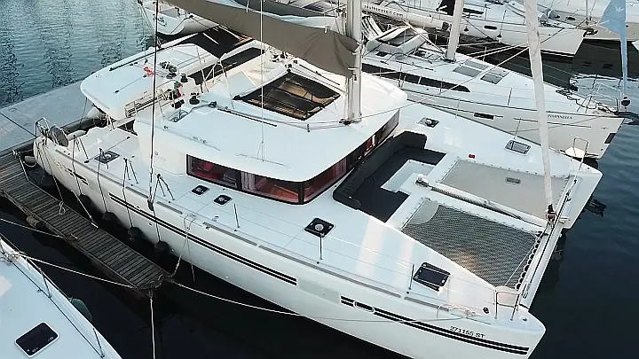 Lagoon 450 Fly - 