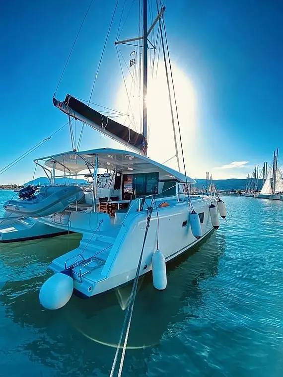 Lagoon 42