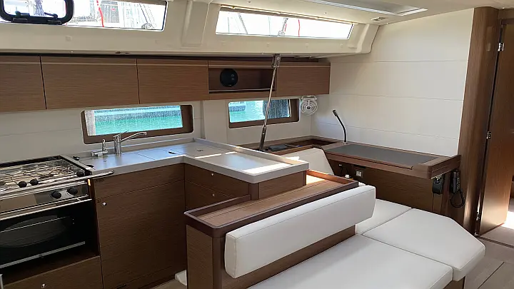 Oceanis 51.1 (AC, Gen, Watermaker) - 
