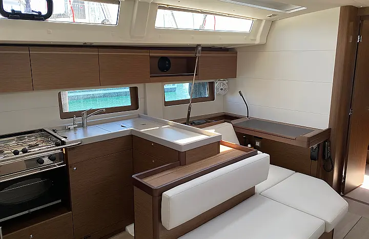 Oceanis 51.1 (AC, Gen, Watermaker) - 