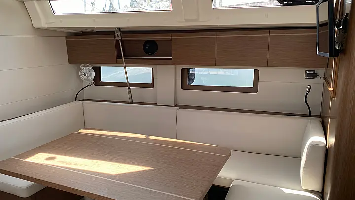 Oceanis 51.1 (AC, Gen, Watermaker) - 