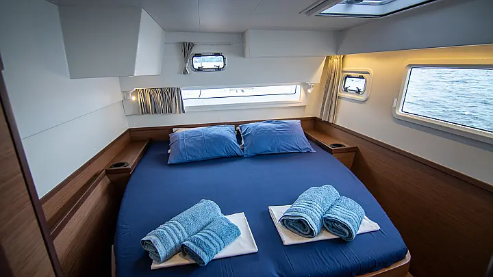 Lagoon 42 (A/C, Watermaker, Gen)_12 - 