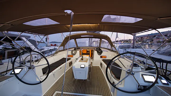 Sun Odyssey 519 (A/C, Gen) - 