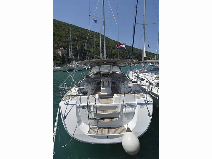 Jeanneau 53 - exterior