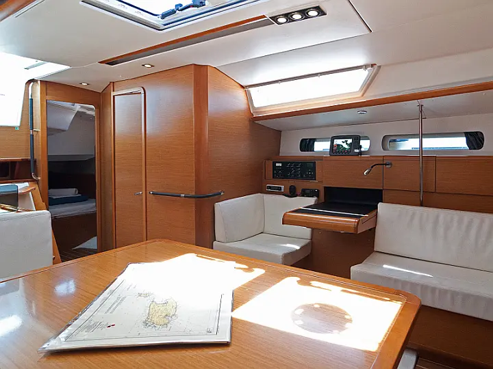 Sun Odyssey 439 - interior