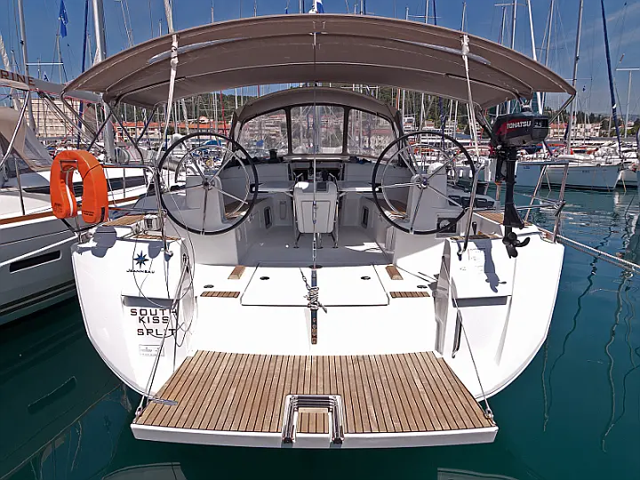 Sun Odyssey 469 - exterior