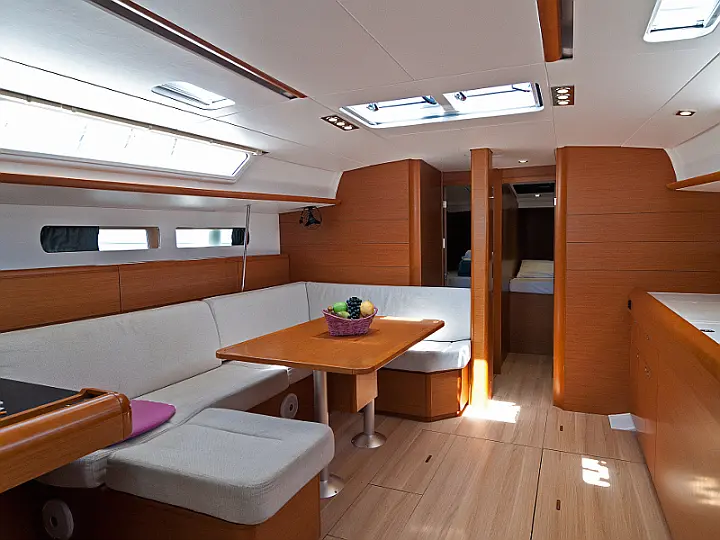 Sun Odyssey 469 - interior