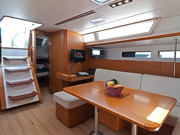 Sun Odyssey 469 - interior