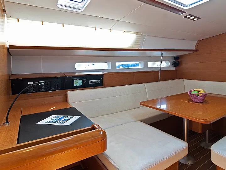 Sun Odyssey 509 - interior