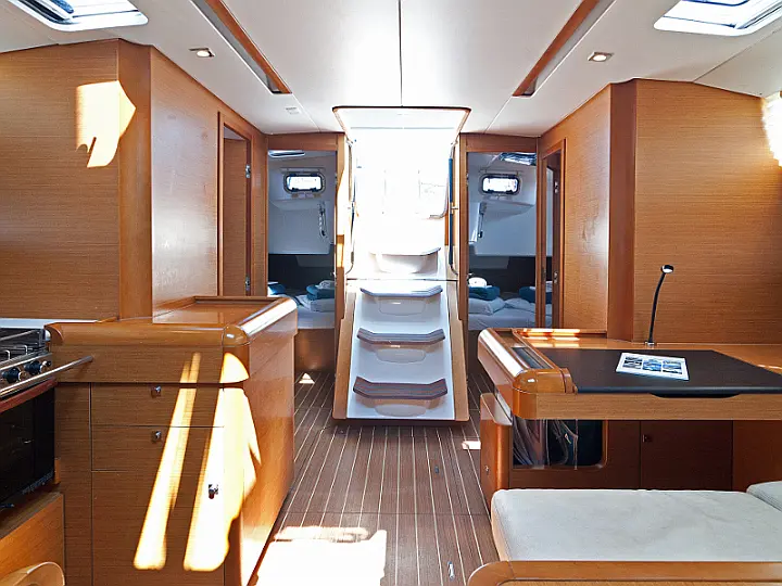 Sun Odyssey 509 - interior