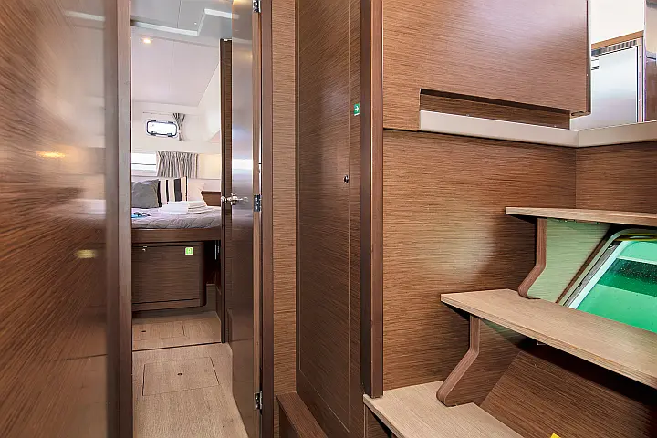 Lagoon 42 A/C & GEN - 