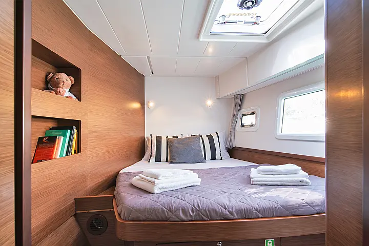Lagoon 42 A/C & GEN - 