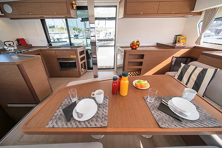 Lagoon 42 A/C & GEN - 