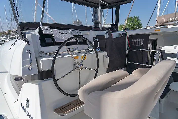 Lagoon 42 A/C & GEN - 