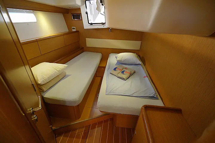 Jeanneau 57 - 