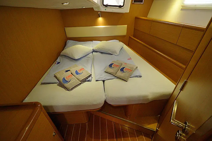 Jeanneau 57 - 