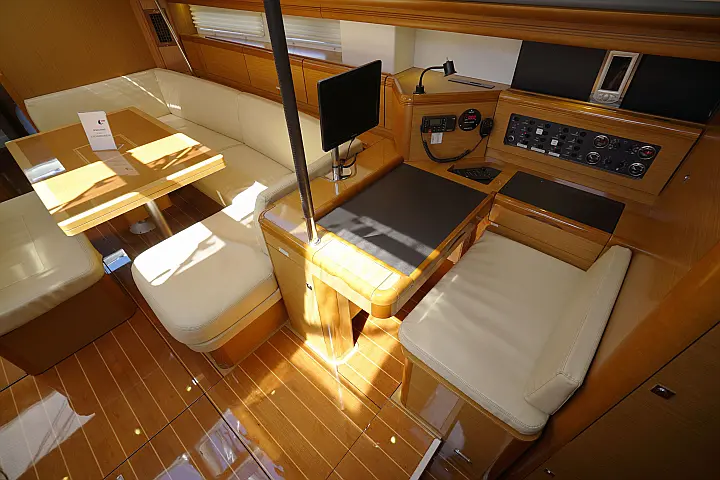 Jeanneau 57 - 