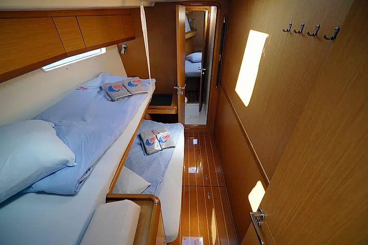 Jeanneau 57 - 