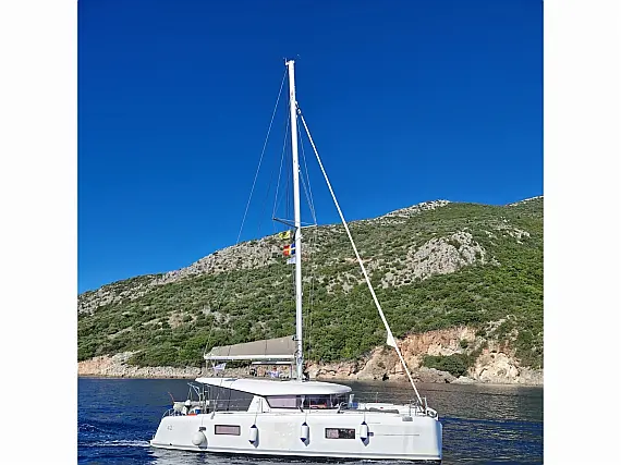Lagoon 42