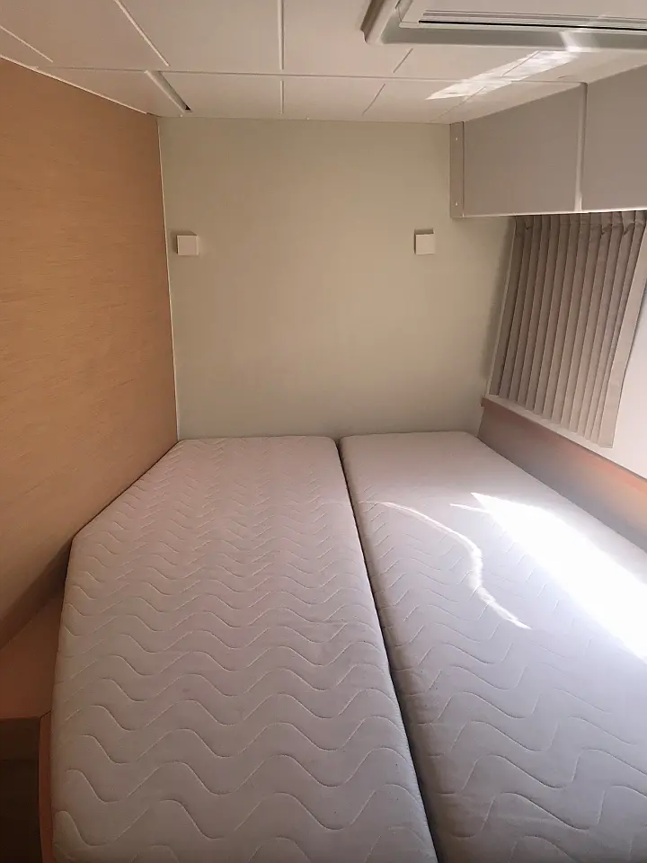 Lagoon 42 - 