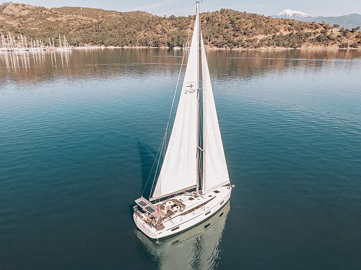 Bavaria C42 - 
