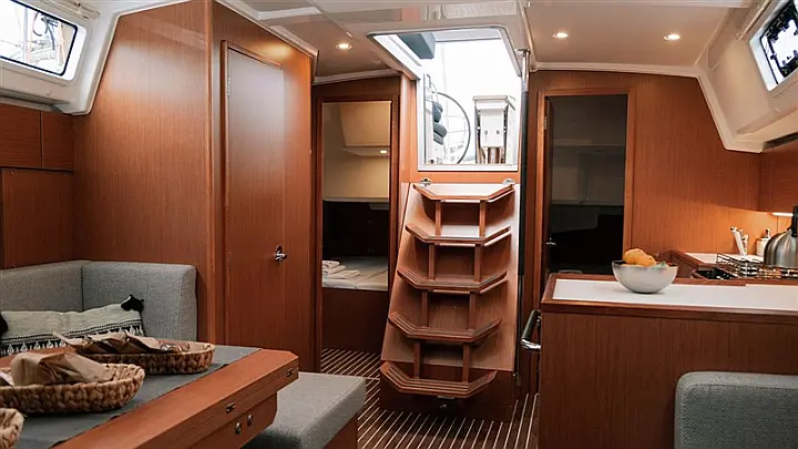 Bavaria C42 - 