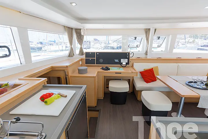 Lagoon 450 Fly A/C & GEN - 