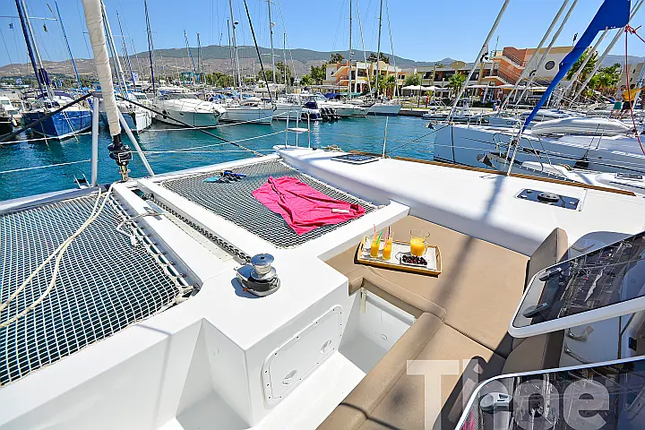 Lagoon 450 Fly A/C & GEN - 