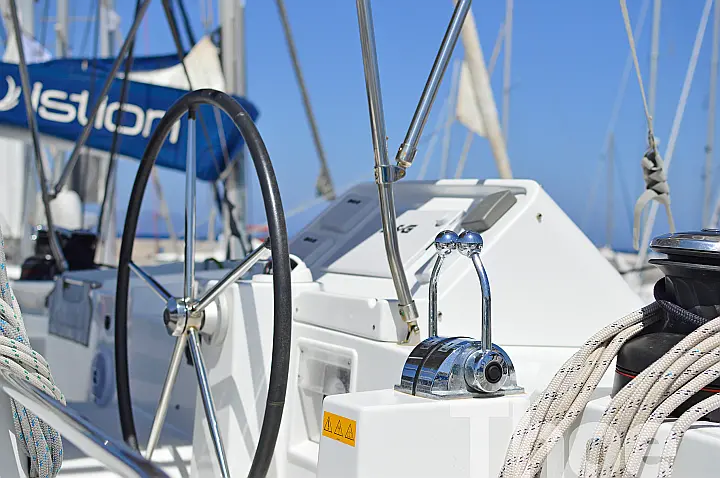 Lagoon 450 Fly A/C & GEN - 