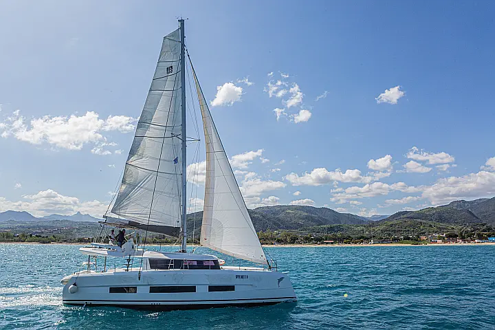 Dufour Catamaran 48 - 