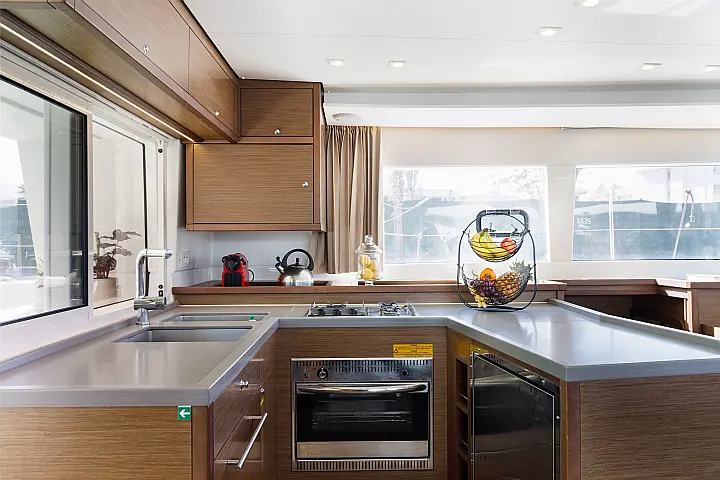 Lagoon 450 Flybridge - 
