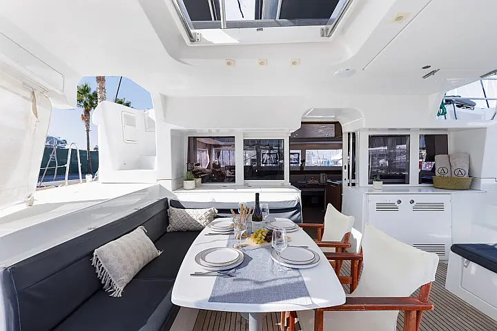 Lagoon 450 Flybridge - 