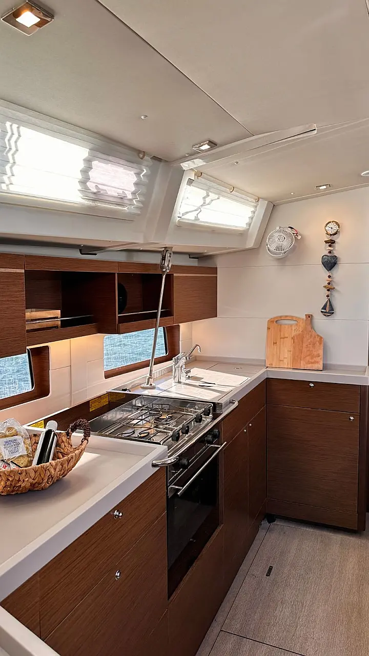 Beneteau Oceanis 46.1 4cabins/4toilets version - 