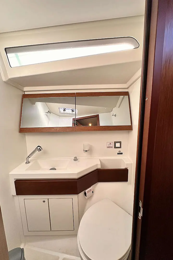 Beneteau Oceanis 46.1 4cabins/4toilets version - 