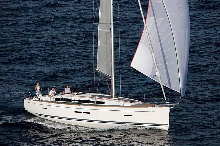 Dufour 405 GL - Sailing