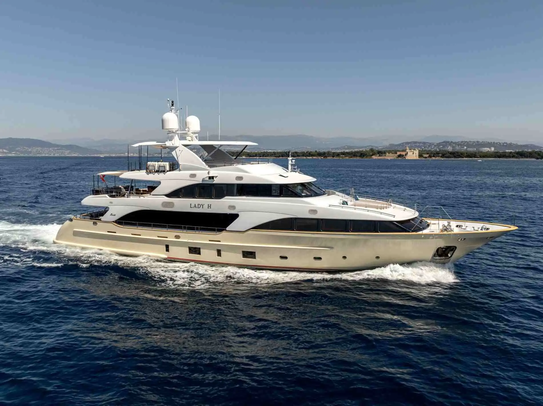 Lady H | Benetti Classic 121 | 5-Cabin Luxury Motor Yacht | Mediterranean Charter | Booktheboat 