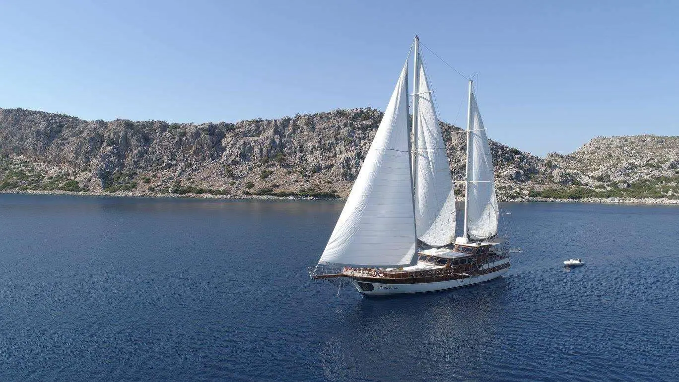 İlknur Sultan | 6-Cabin Luxury Gulet | Fethiye Charter | Booktheboat